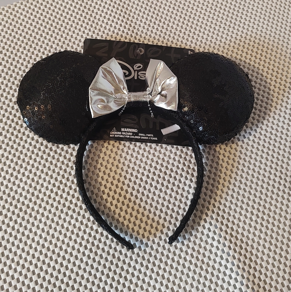Disney Minnie Mouse Ears Sequence Black w/Silver Bow Headband New